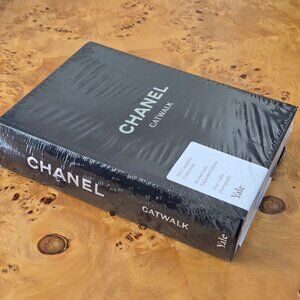 Chanel: The Complete Collections (Catwalk) Hardcover
